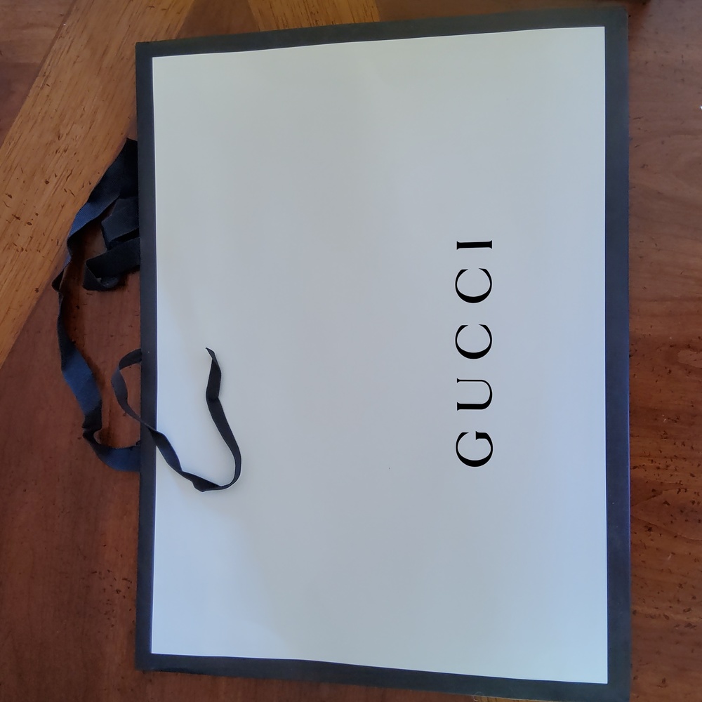 EMPTY Gucci shopping bag